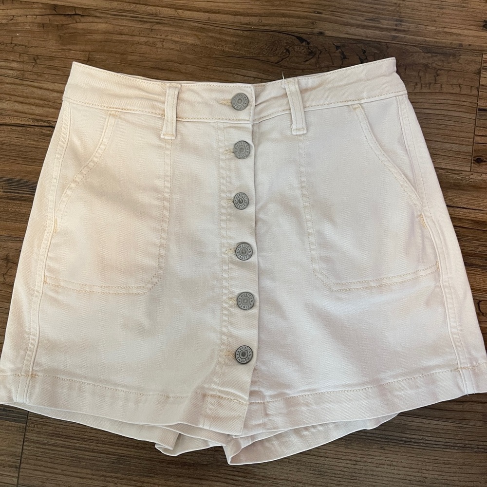 American Eagle Outfitters High-Waist Button-Front Shorts in Light Cream